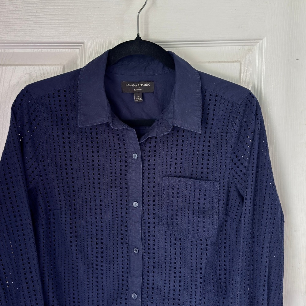 Banana Republic Navy Blue Eyelet Front Classic Fit Button Down Blouse Medium